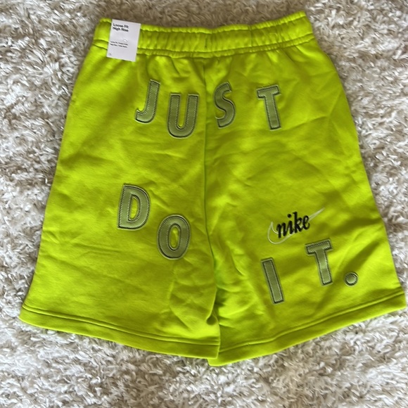 Nike Women’s Loose Fit High Rise Lime Green Fleece Shorts Size Small - Picture 3 of 4